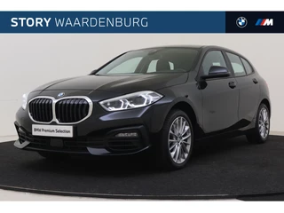 Hoofdafbeelding BMW 1 Serie BMW 1 Serie 120i Automaat / Adaptieve LED / PDC voor + achter / Live Cockpit Professional / Airconditioning / Cruise control /