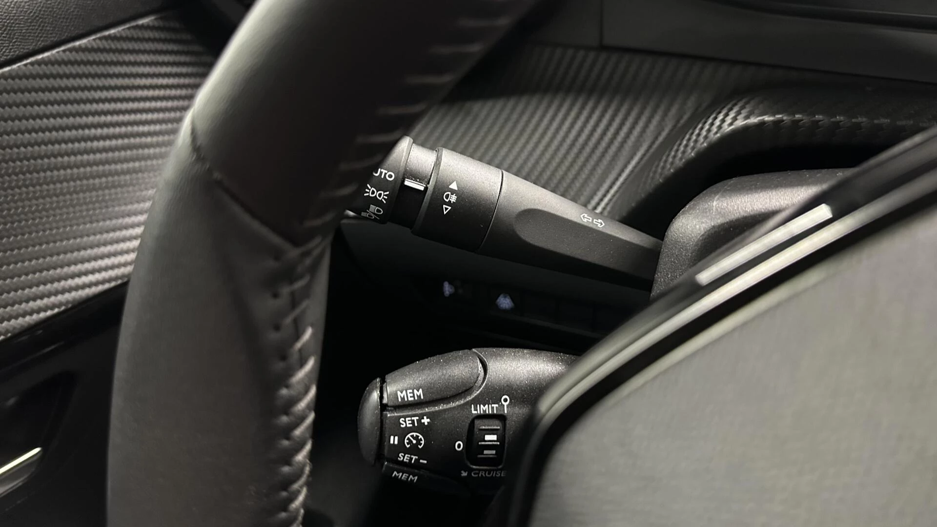 Hoofdafbeelding Peugeot e-208