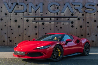 Hoofdafbeelding Ferrari 296 Ferrari 296 GTB 3.0 V6 | 1e Eigenaar | Carbon | Carbon Velgen | Lift |