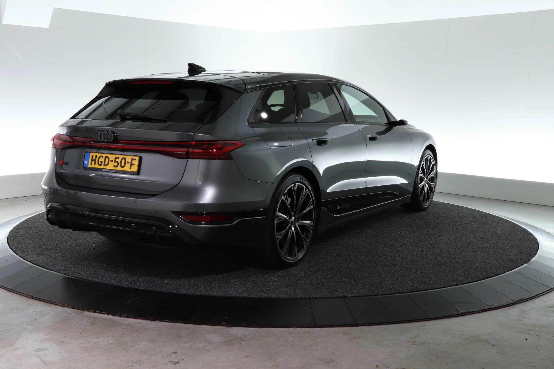 Hoofdafbeelding Audi A6 Avant e-tron