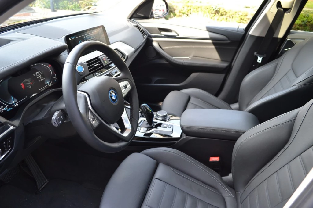 Hoofdafbeelding BMW iX3