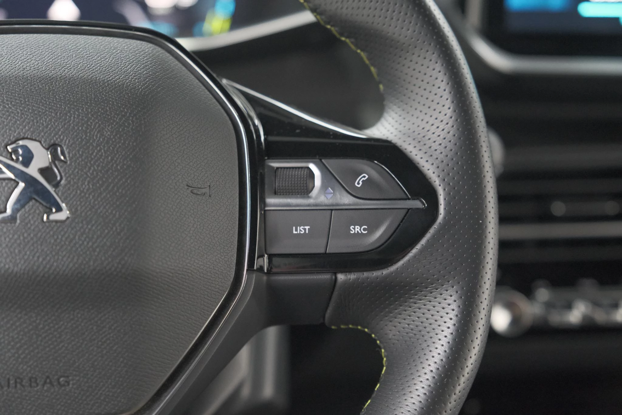 Hoofdafbeelding Peugeot e-2008