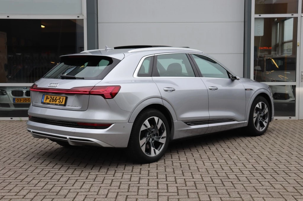 Hoofdafbeelding Audi e-tron