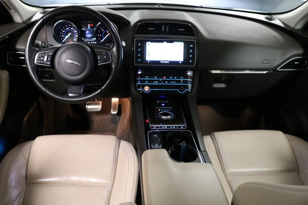 Hoofdafbeelding Jaguar F-PACE