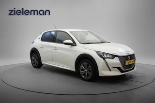 Hoofdafbeelding Peugeot e-208 Peugeot e-208 Allure 50 kWh - Digital Cockpit, Carplay, Half Leer, Camera, SOH 90,7%