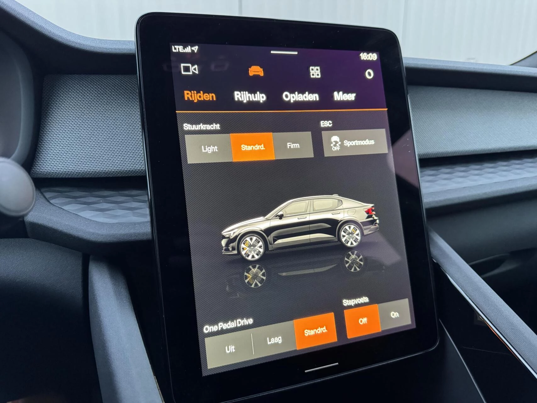 Hoofdafbeelding Polestar 2