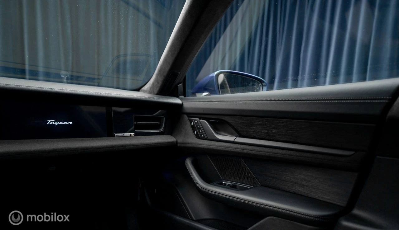 Hoofdafbeelding Porsche Taycan
