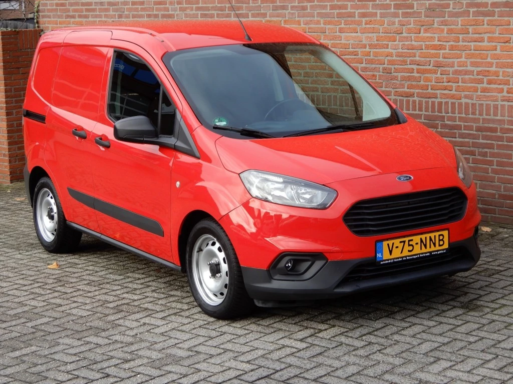 Hoofdafbeelding Ford Transit Courier