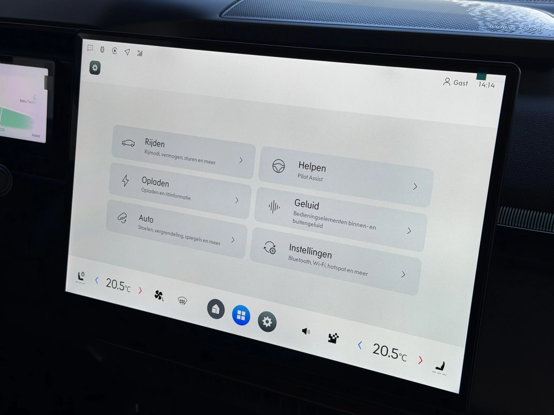 Hoofdafbeelding Lynk & Co 08