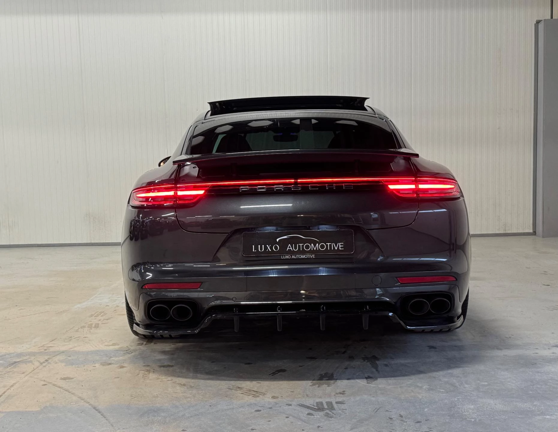 Hoofdafbeelding Porsche Panamera