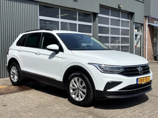 Hoofdafbeelding Volkswagen Tiguan Volkswagen Tiguan 2.0 TDI 150pk DSG Grijskenteken Euro 6 Airco Cruise controle Telefoon verbinding Navigatiesysteem Stuurwielbediening Parkeersensoren voor en achter 2-Persoons Bestel