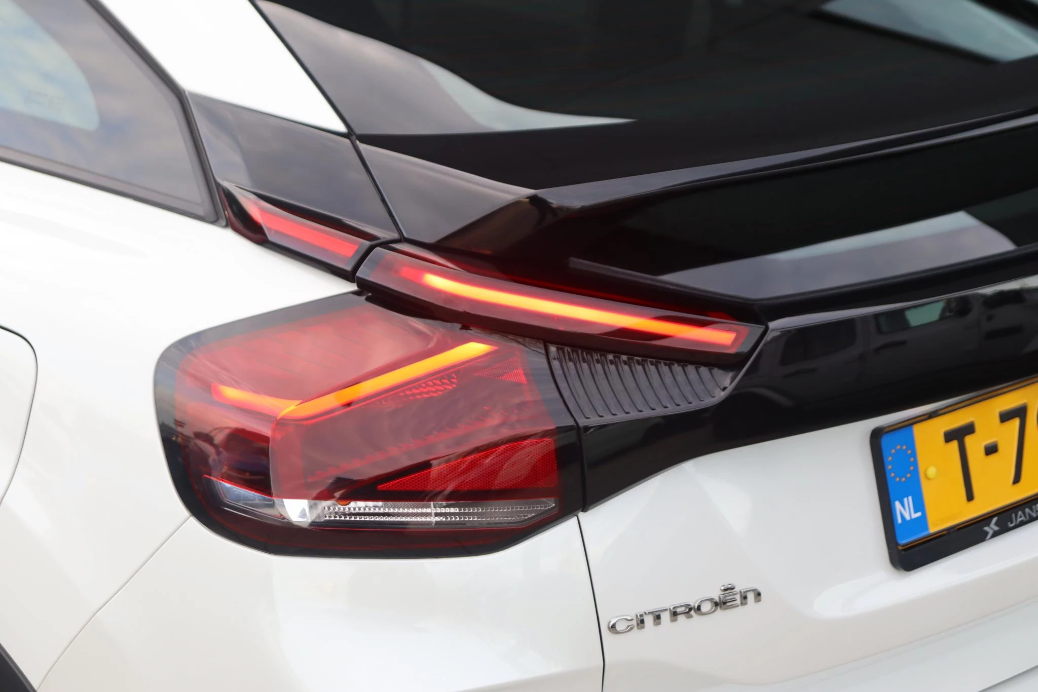 Hoofdafbeelding Citroën ë-C4