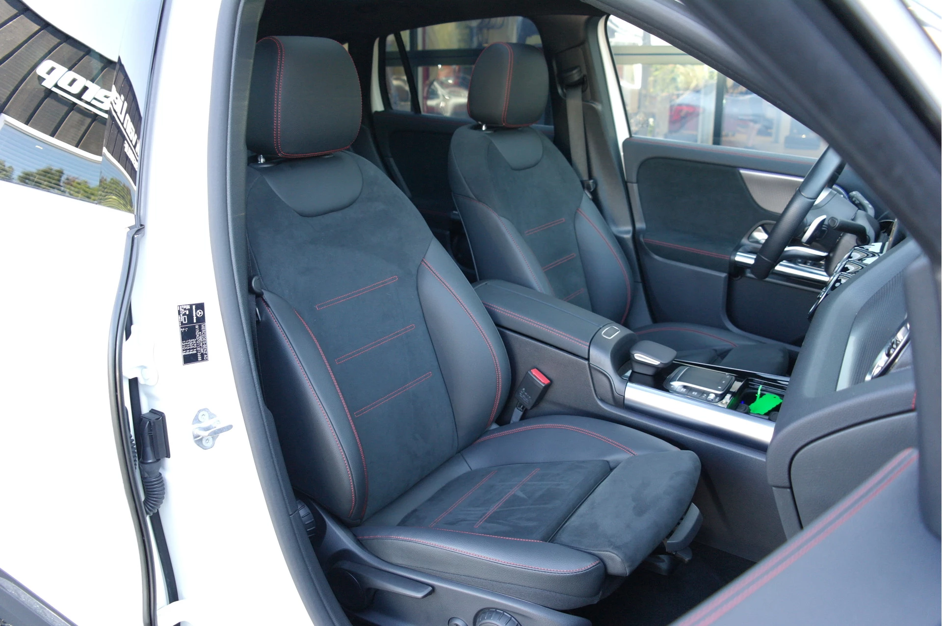 Hoofdafbeelding Mercedes-Benz EQA