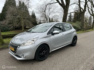 Hoofdafbeelding Peugeot 208 Peugeot 208 1.2 e-VTi Blue Lease / Automaat / Nieuwe APK