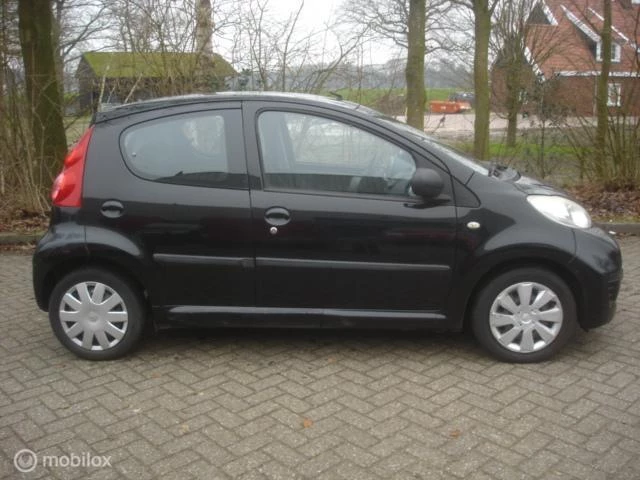 Hoofdafbeelding Peugeot 107