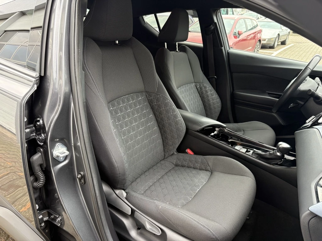 Hoofdafbeelding Toyota C-HR