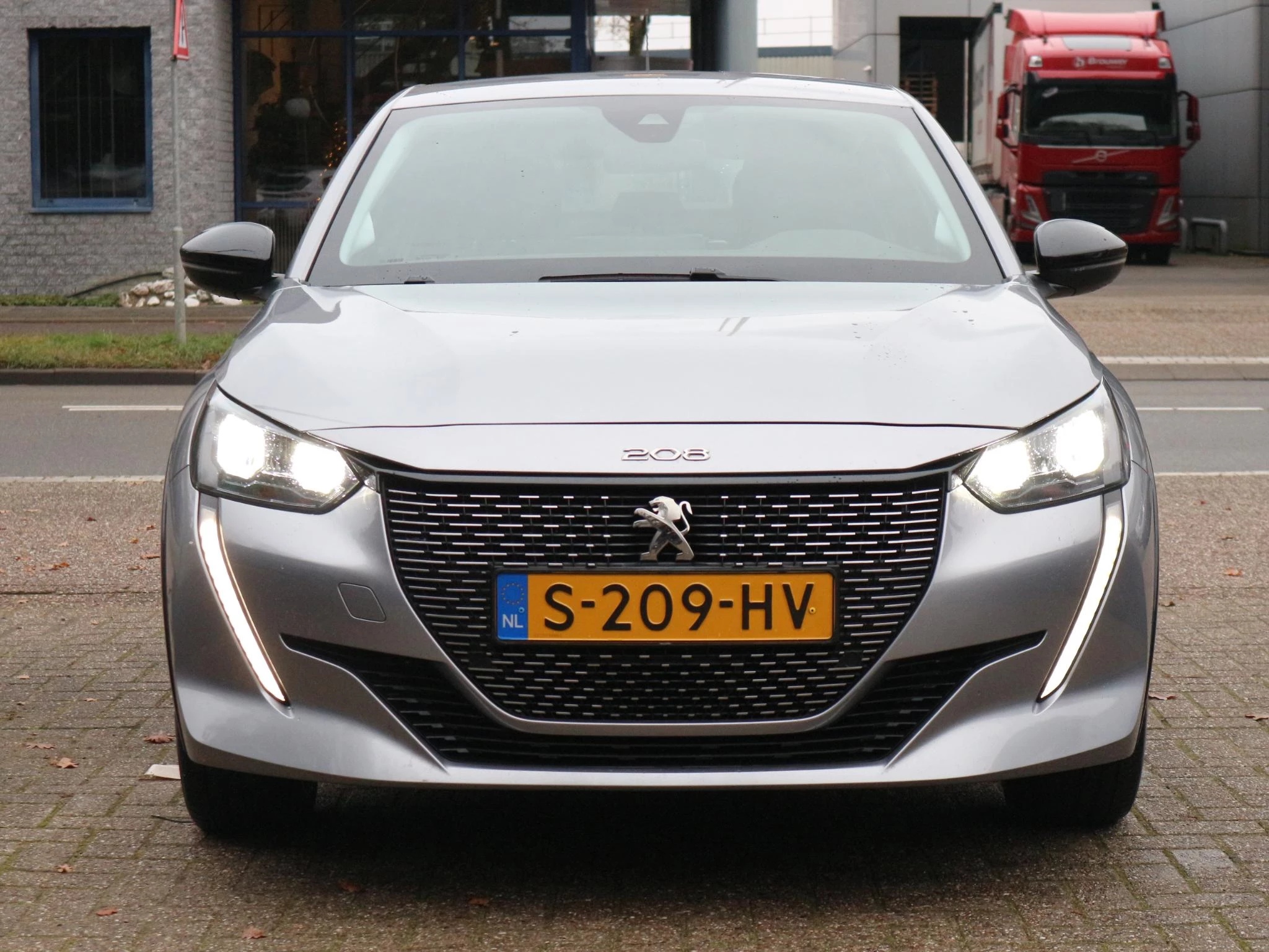 Hoofdafbeelding Peugeot e-208