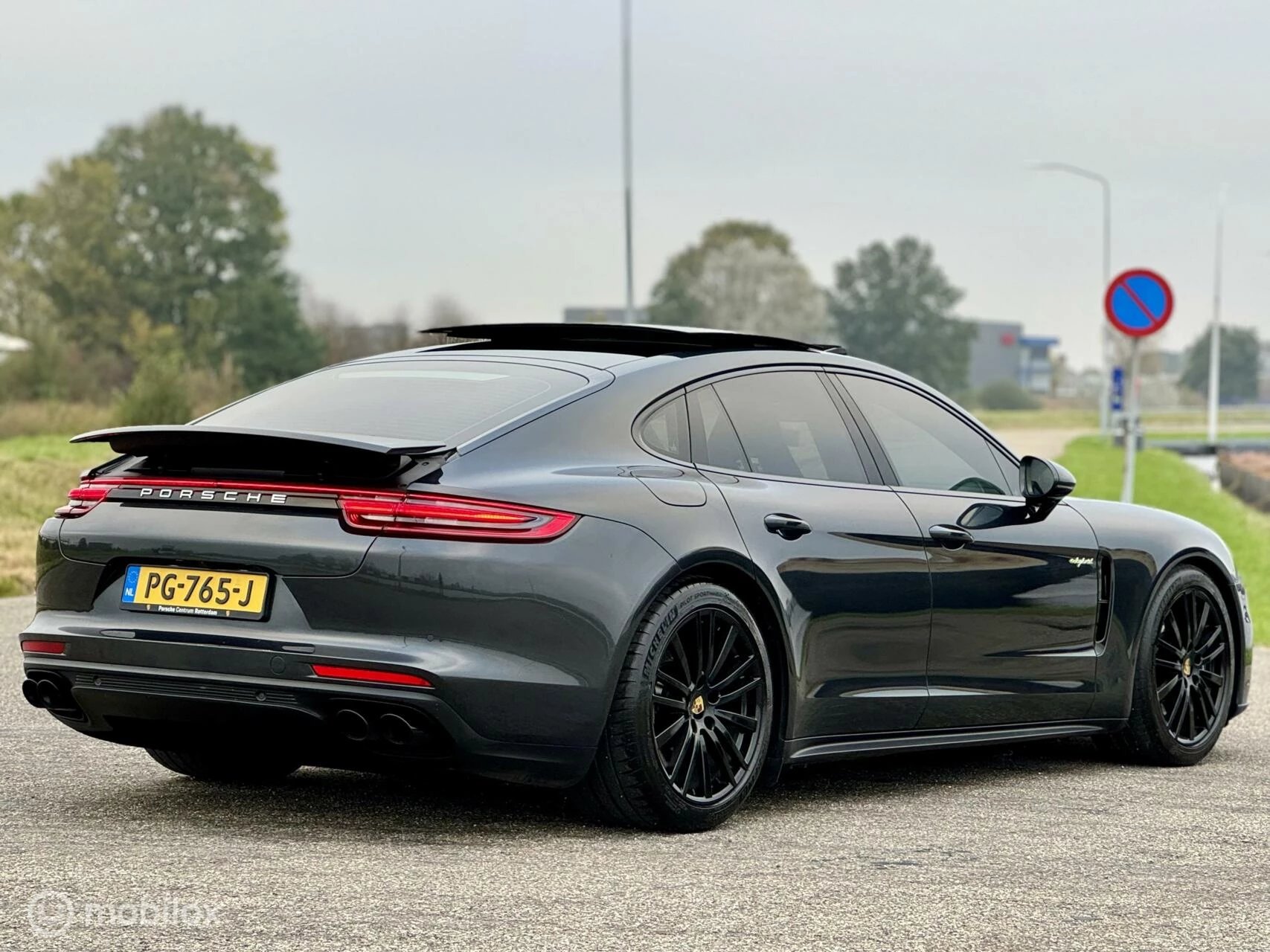 Hoofdafbeelding Porsche Panamera