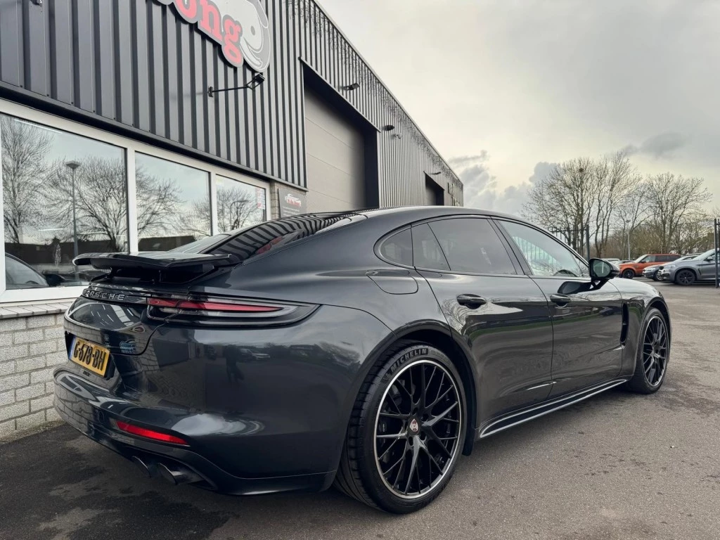 Hoofdafbeelding Porsche Panamera