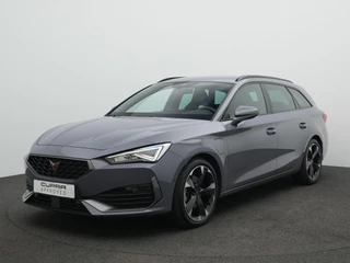 Hoofdafbeelding CUPRA Leon Sportstourer Cupra Leon Sportstourer 1.4 TSI e-Hybrid 204pk | Head-up display | Elektrisch verstelbare bestuurdersstoel met geheugen | Stoelverwarming | Achteruitrijcamera | Adaptive Cruise | LED koplampen | Elektrische achterklep