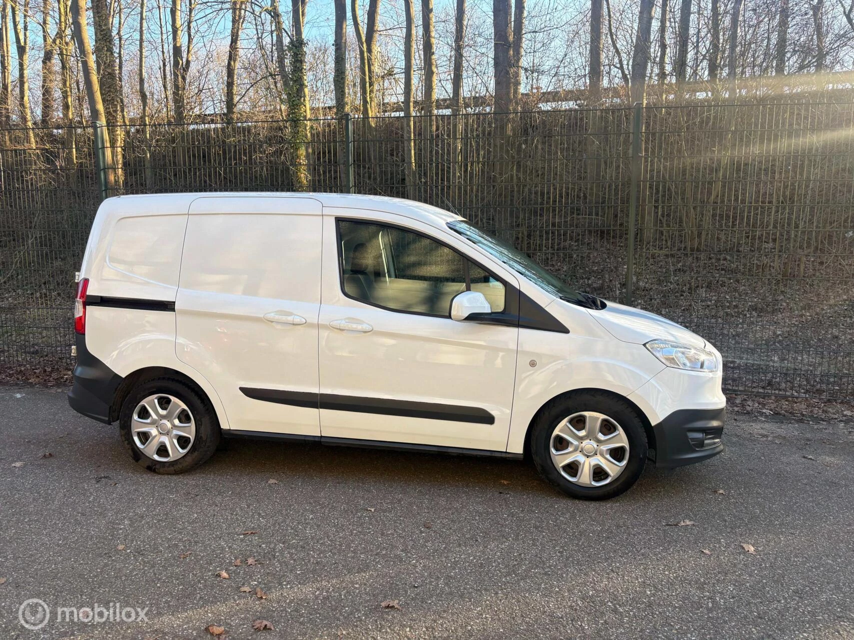 Hoofdafbeelding Ford Transit Courier