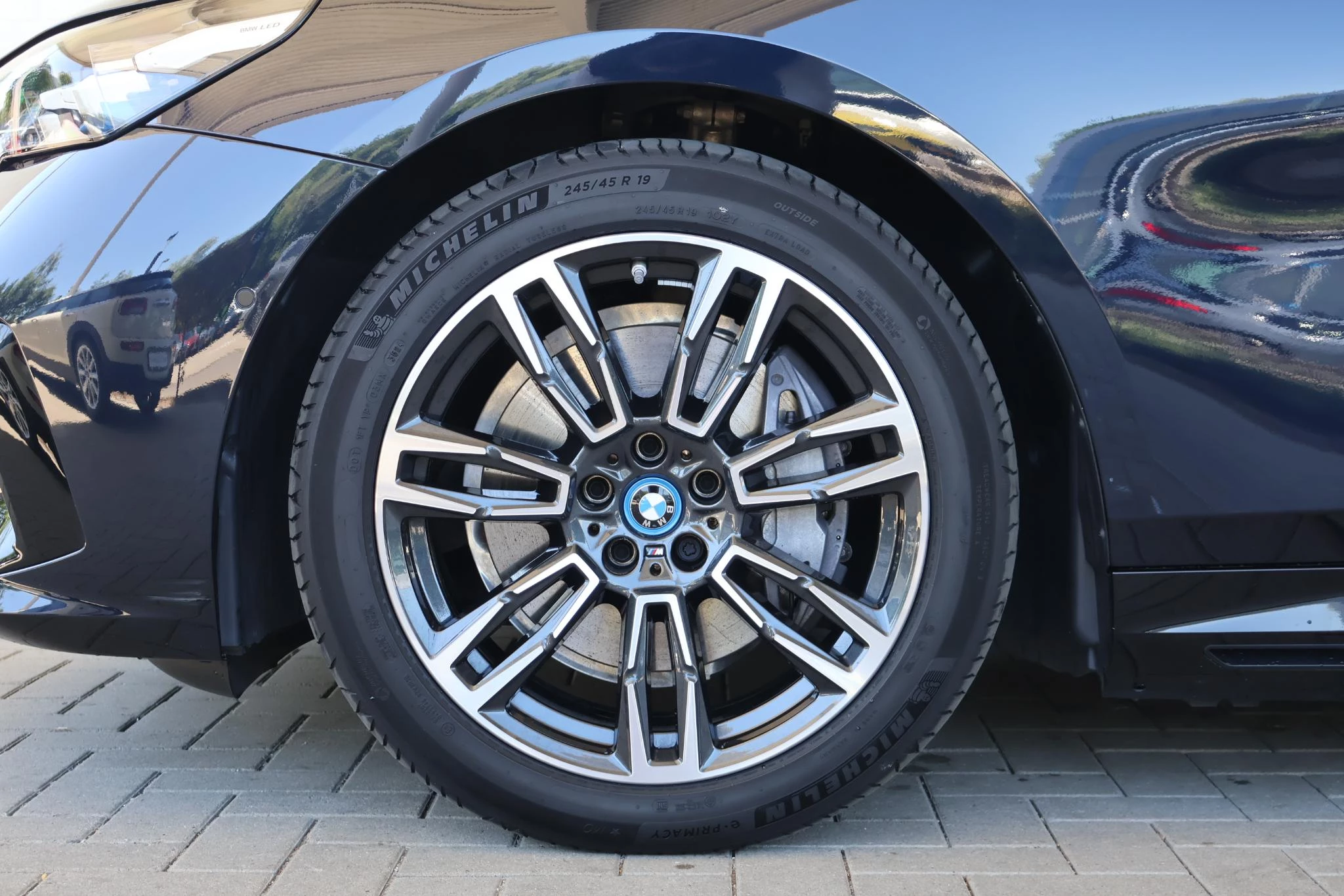 Hoofdafbeelding BMW i5