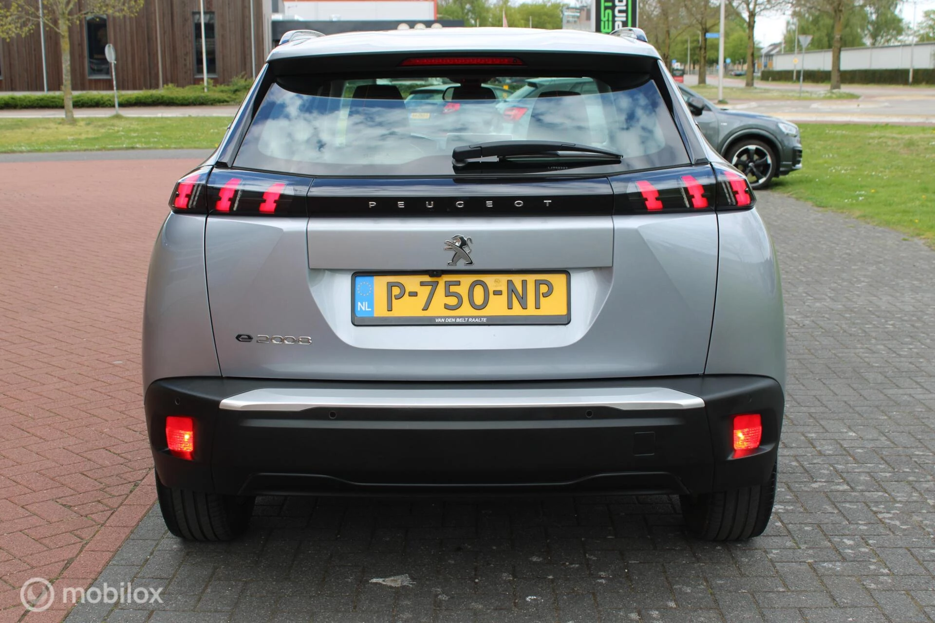 Hoofdafbeelding Peugeot e-2008