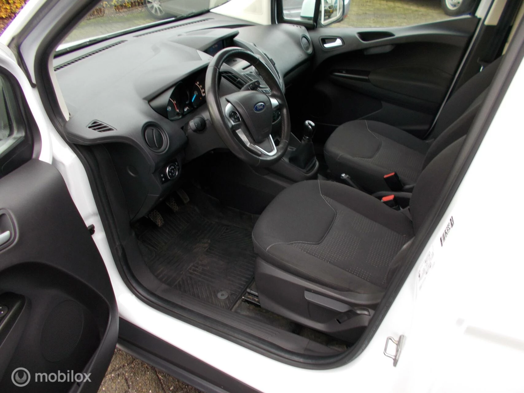 Hoofdafbeelding Ford Transit Courier