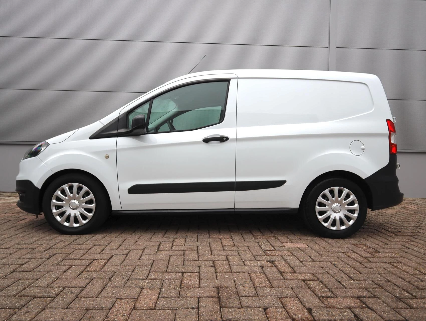Hoofdafbeelding Ford Transit Courier