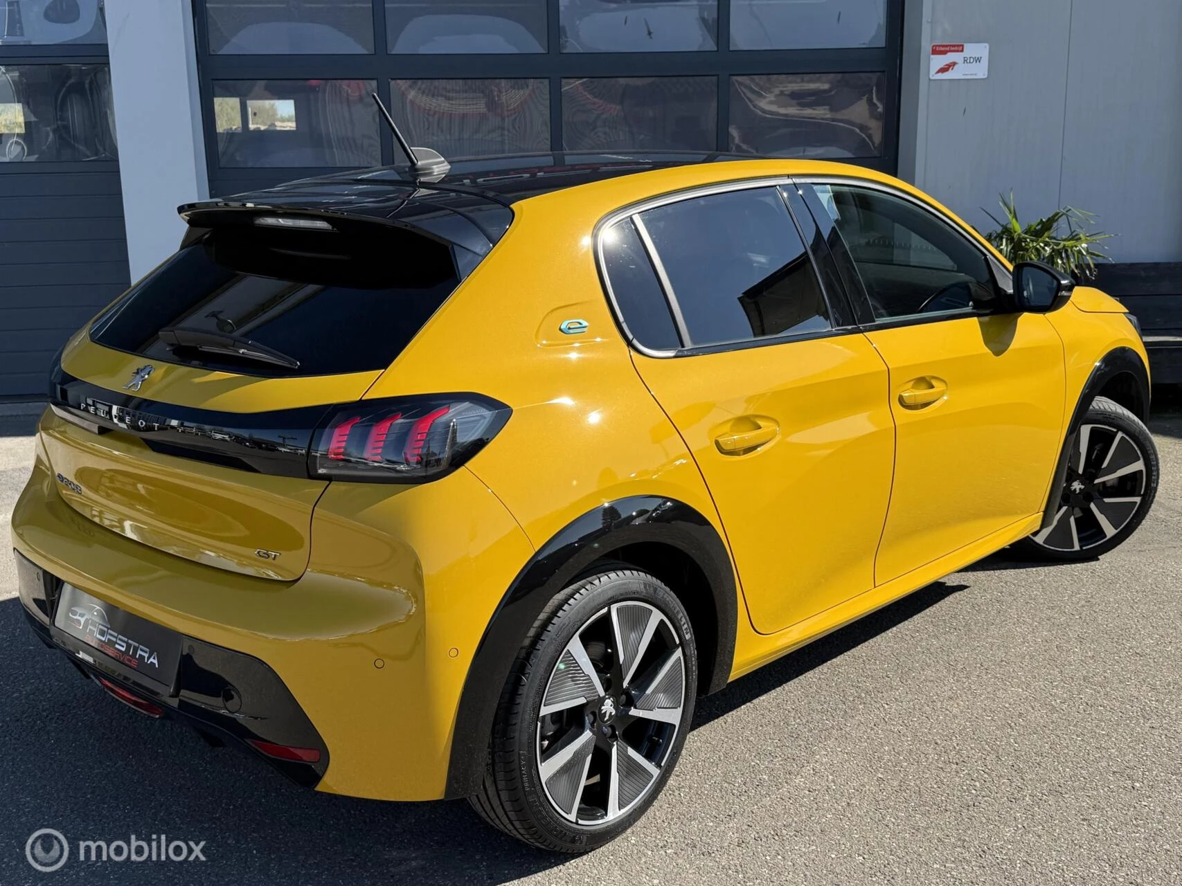 Hoofdafbeelding Peugeot e-208