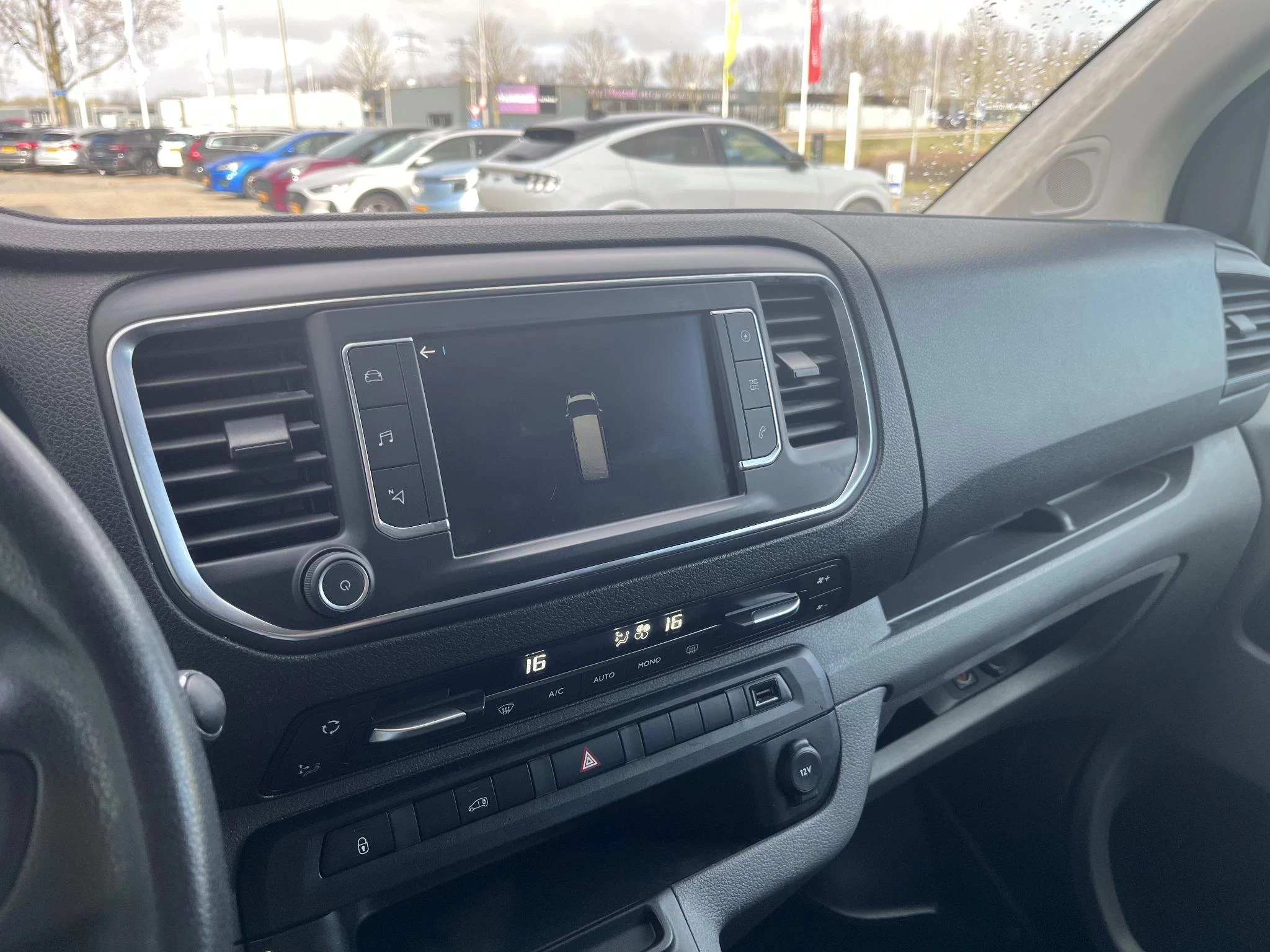 Hoofdafbeelding Peugeot e-Expert