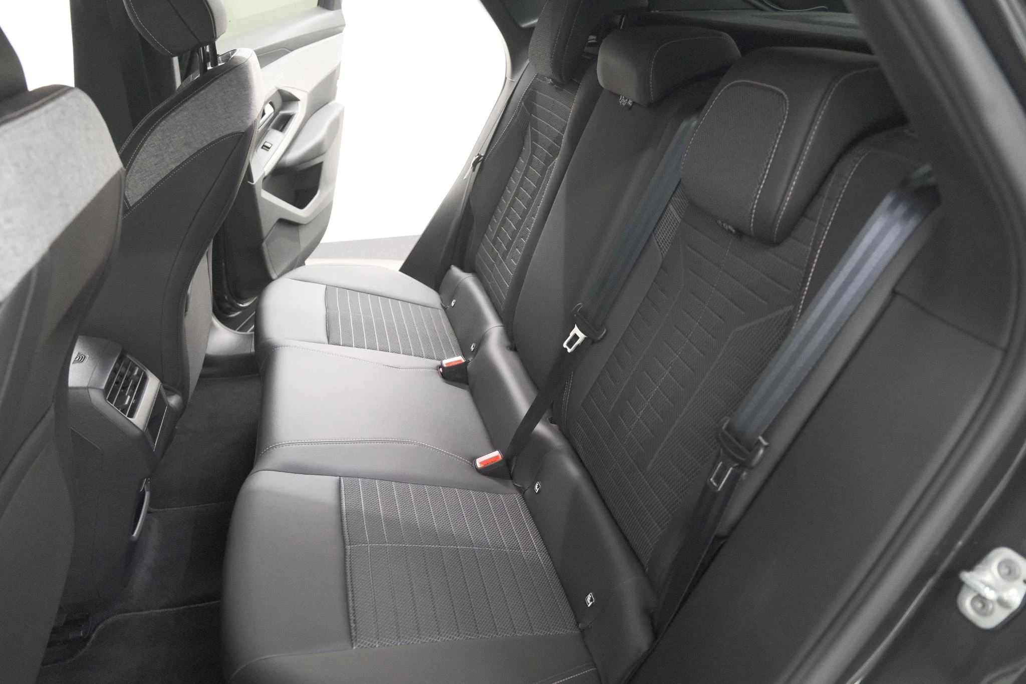 Hoofdafbeelding Peugeot e-3008