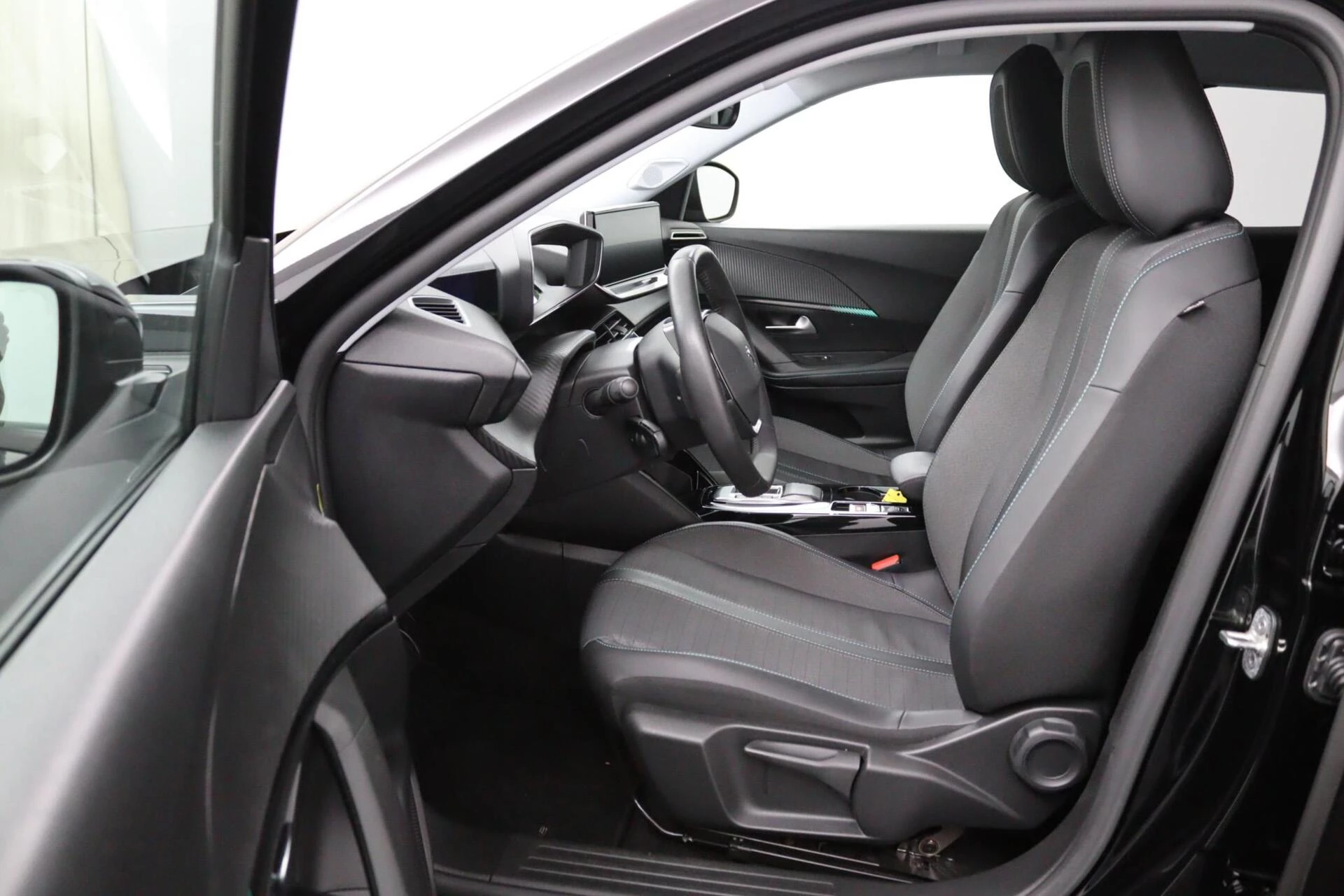 Hoofdafbeelding Peugeot e-2008