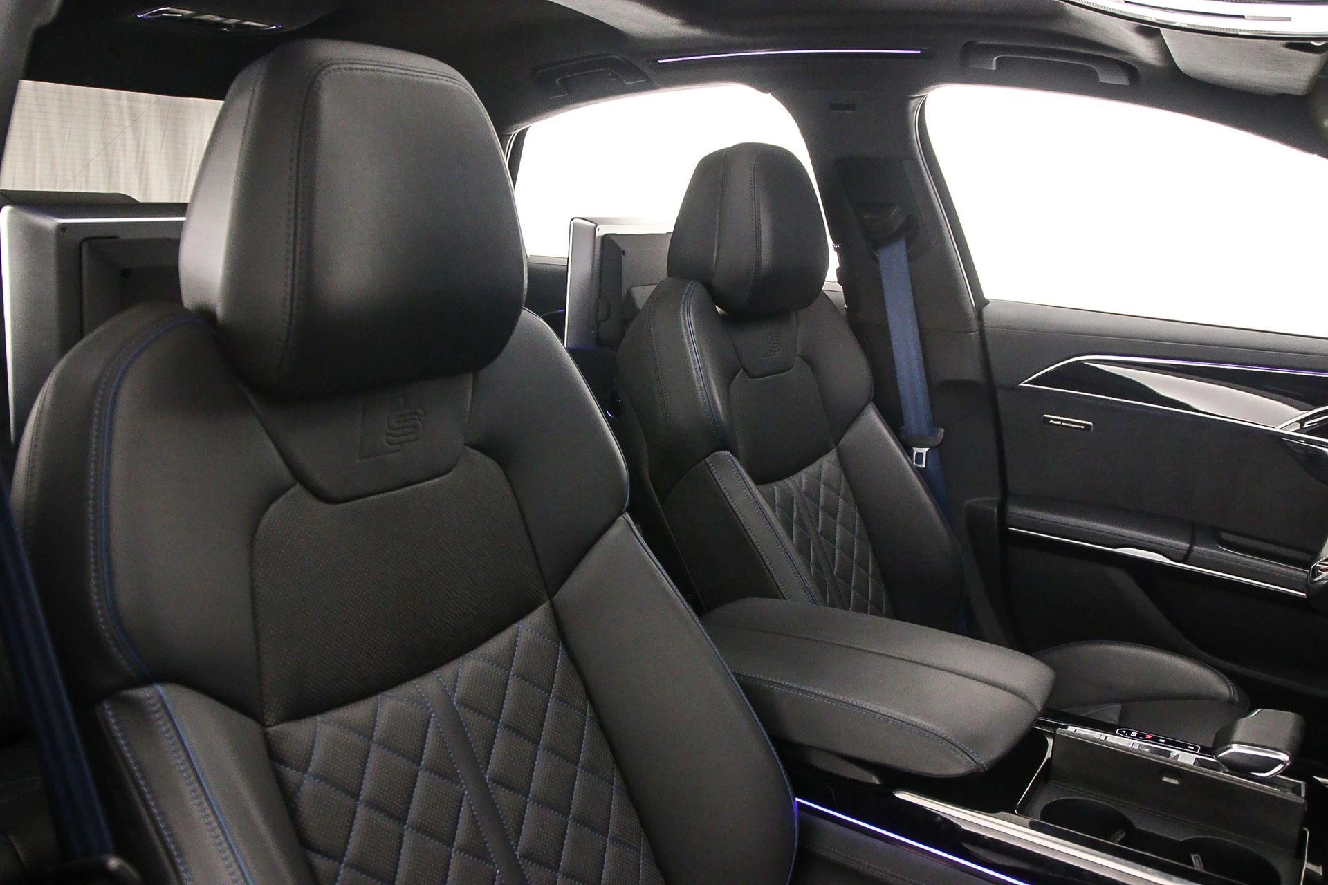 Hoofdafbeelding Audi A8