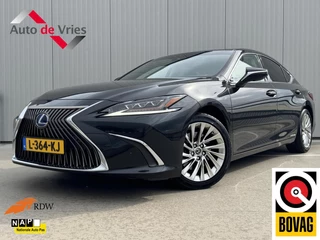 Hoofdafbeelding Lexus ES Lexus ES 300h President Line|NL-Auto|LED|Leder|Navi