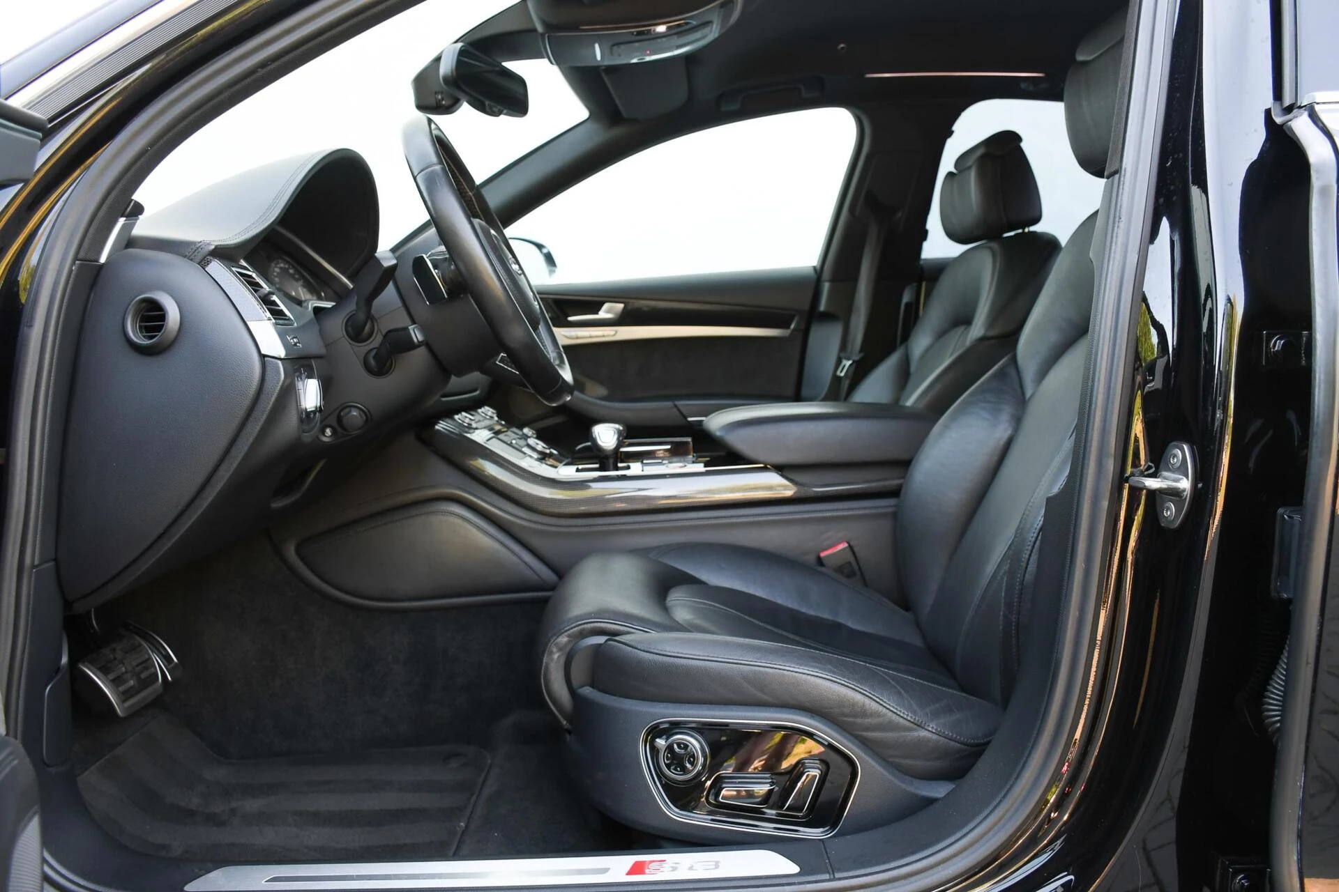 Hoofdafbeelding Audi S8