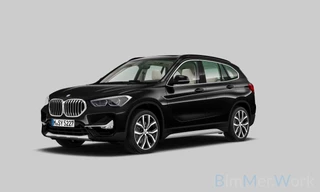 BMW X1 sDrive20i VDL Nedcar Edition | Leder | Panoramadak | H&K | 19 Inch | Head Up |