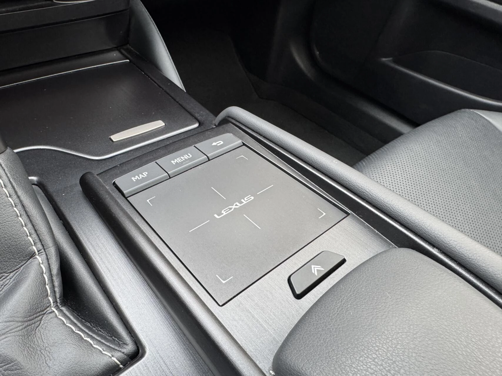 Hoofdafbeelding Lexus ES