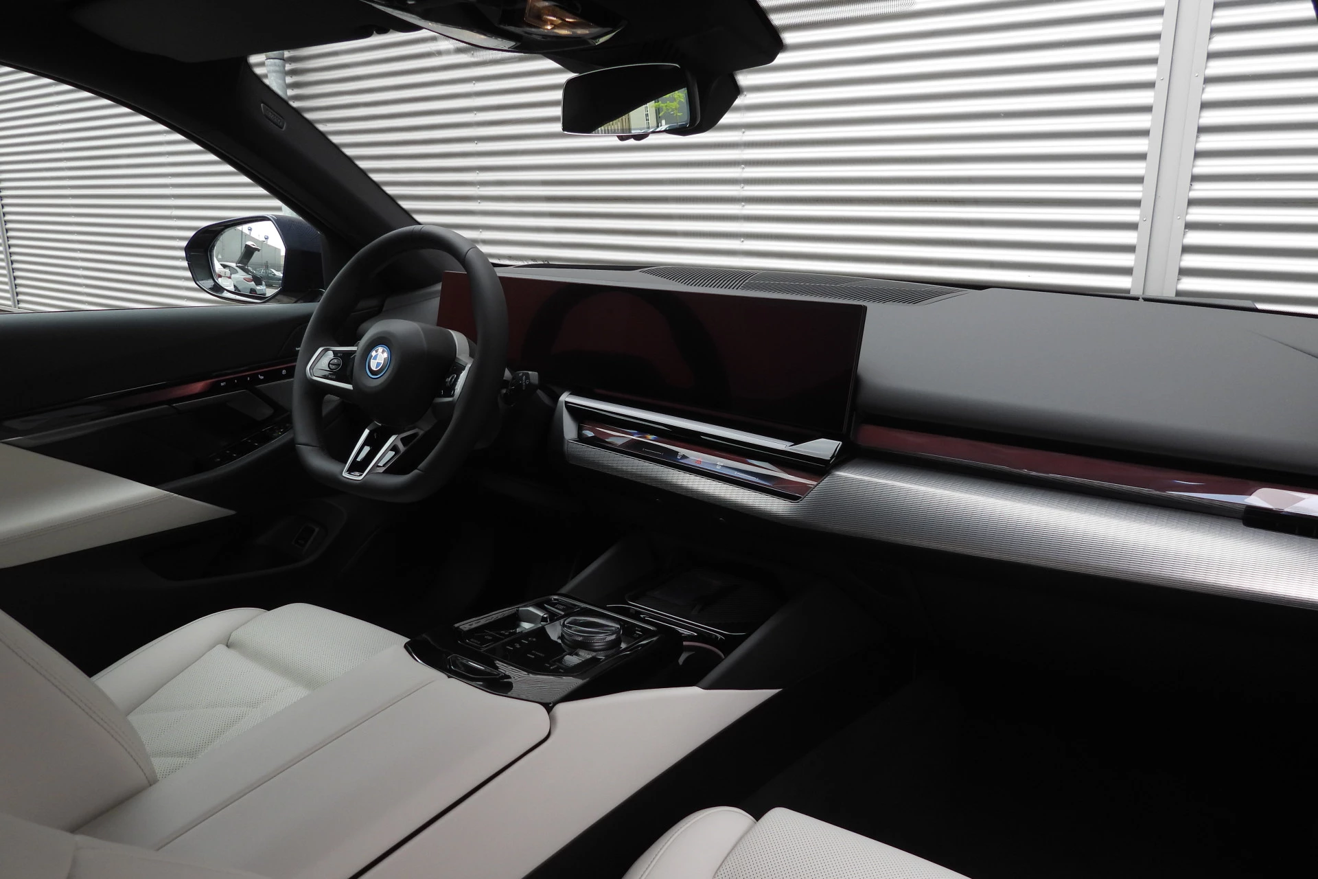 Hoofdafbeelding BMW i5