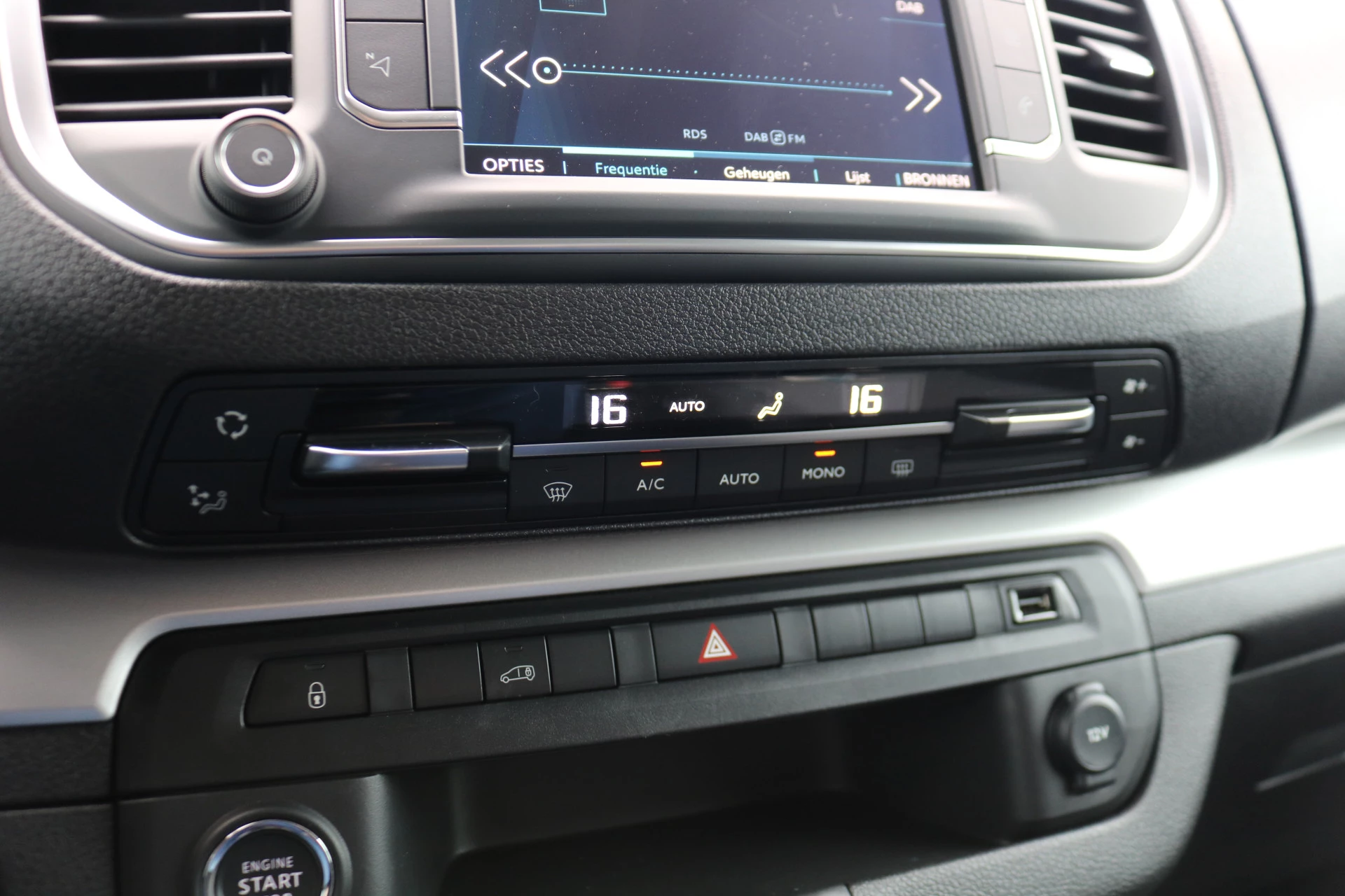 Hoofdafbeelding Peugeot e-Expert