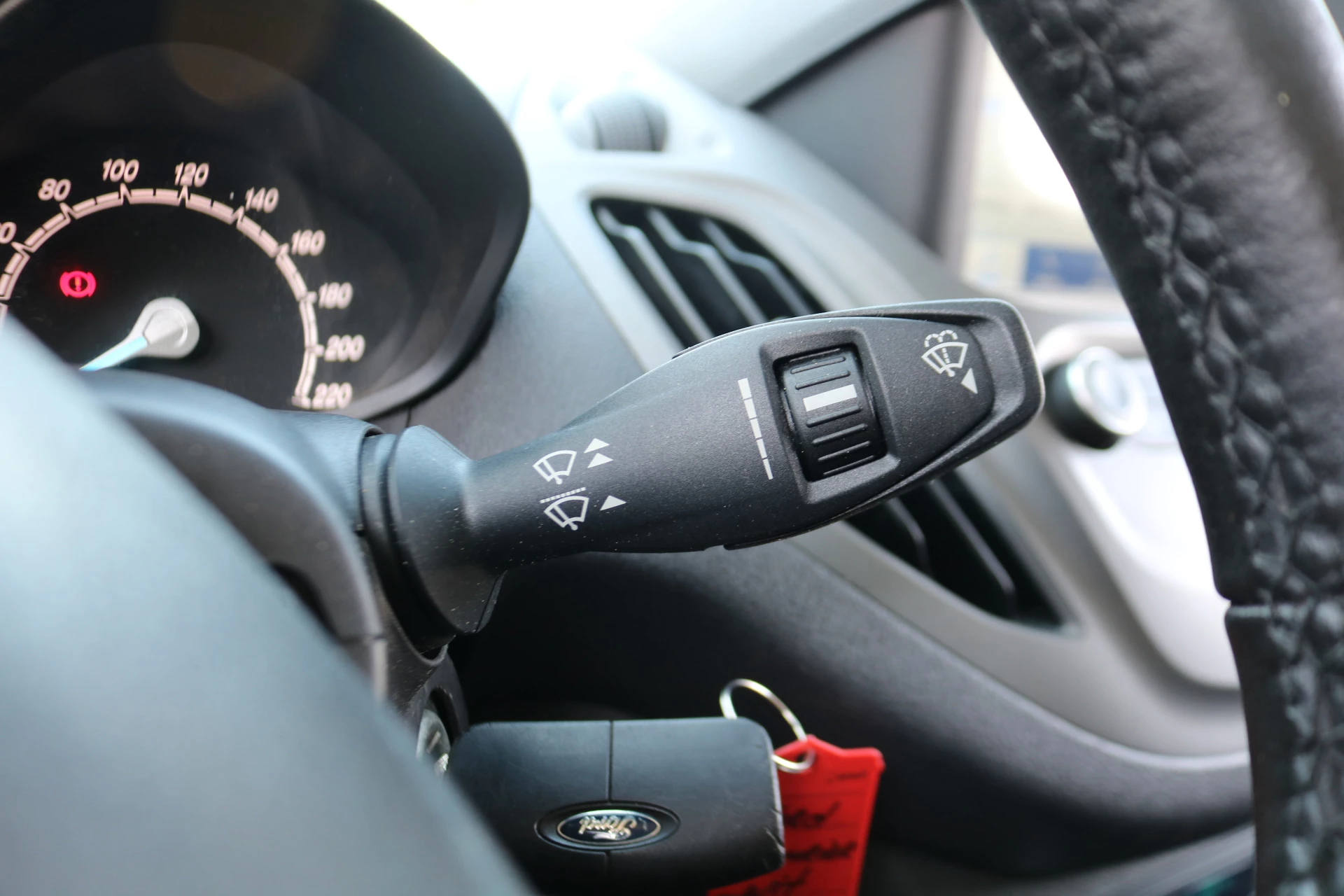 Hoofdafbeelding Ford Transit Courier