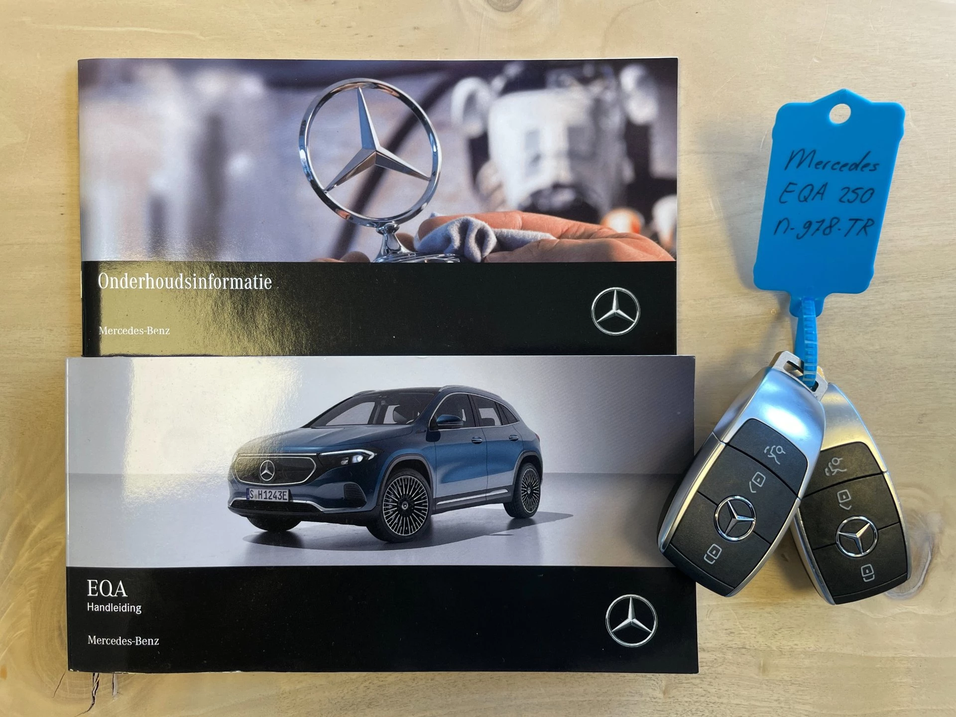 Hoofdafbeelding Mercedes-Benz EQA