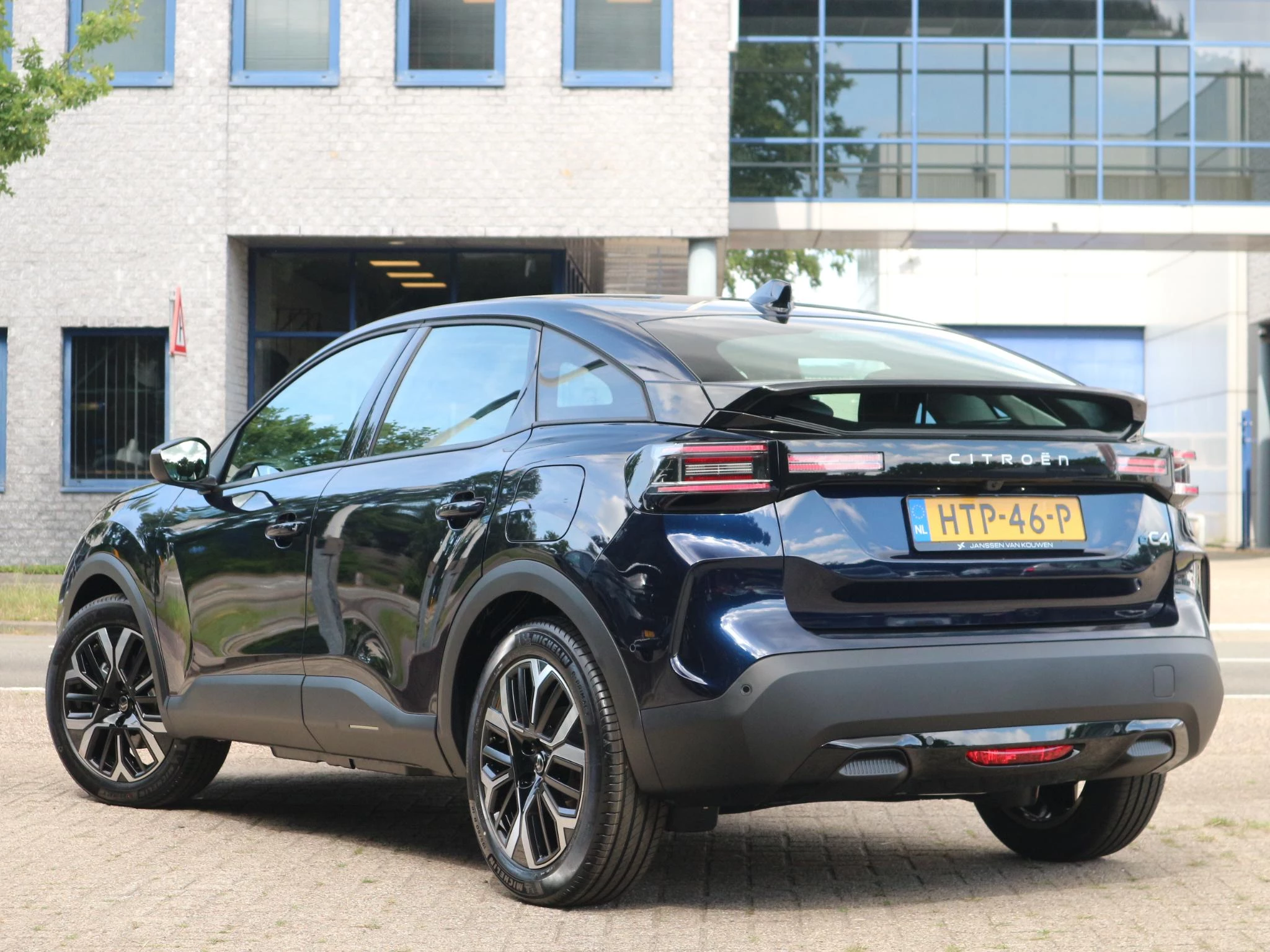 Hoofdafbeelding Citroën ë-C4