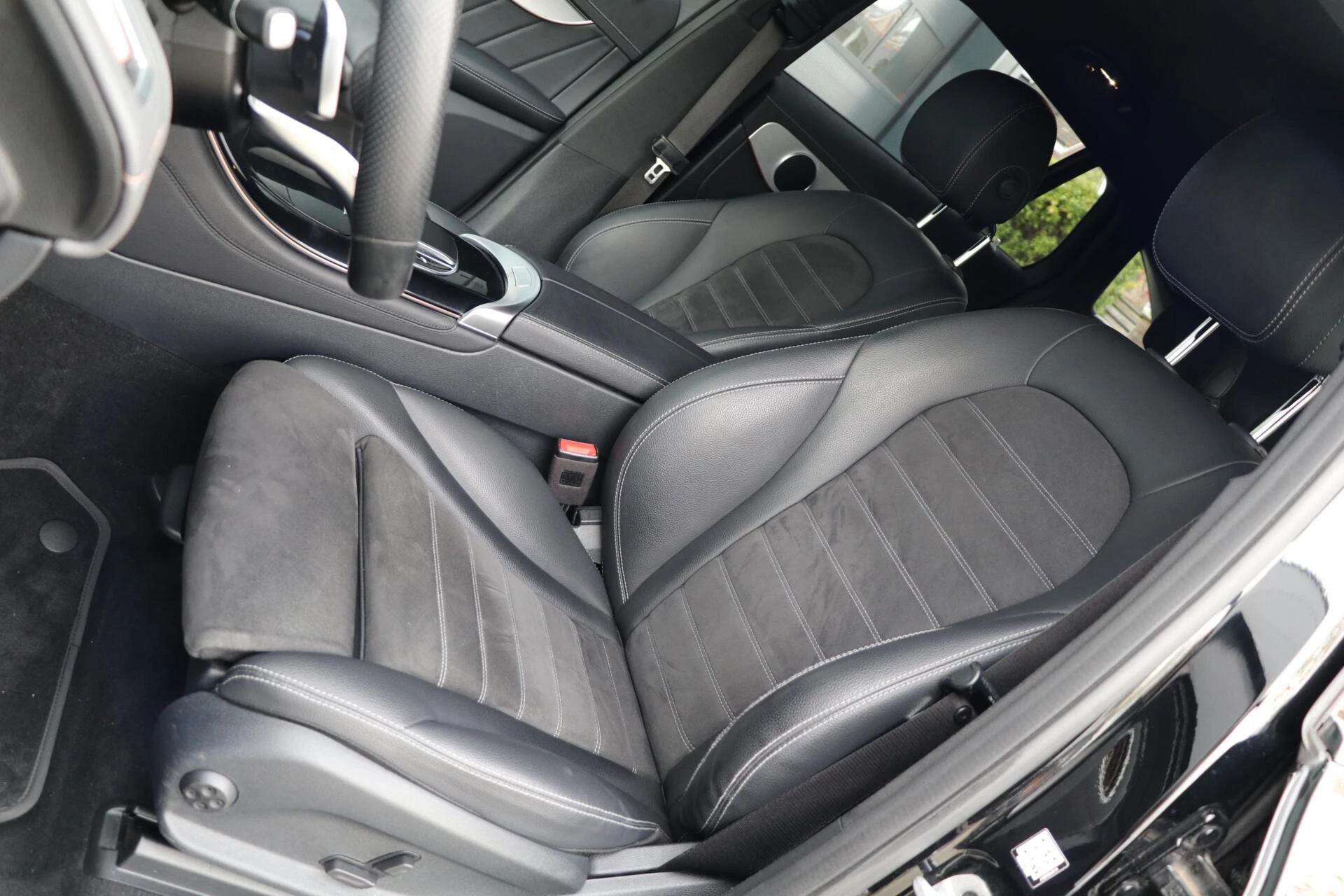 Hoofdafbeelding Mercedes-Benz EQC