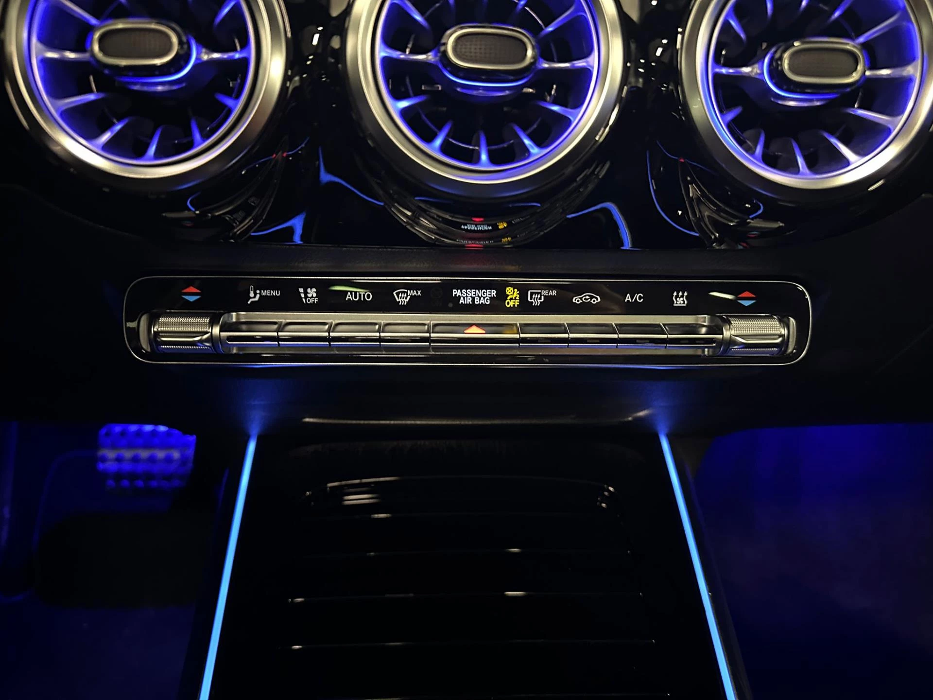 Hoofdafbeelding Mercedes-Benz EQA