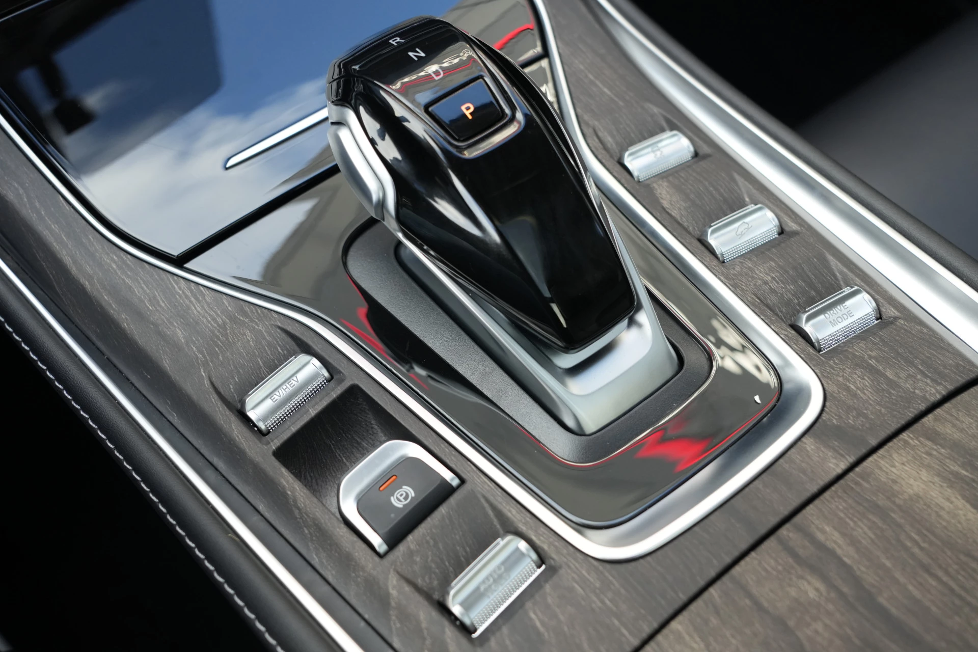 Hoofdafbeelding DFSK E5 PHEV