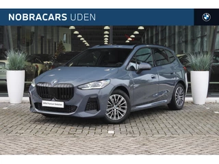 BMW 2 Serie Active Tourer 218i High Executive M Sport Automaat / Panoramadak / Trekhaak / Sportstoelen / Stoelverwarming / Adaptieve LED / Parking Assistant Plus / Head-Up / Harman-Kardon