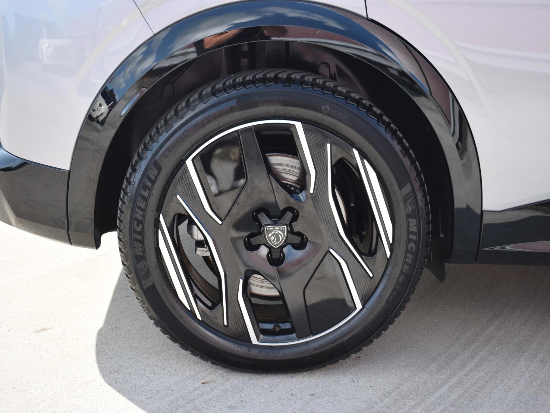 Hoofdafbeelding Peugeot e-3008