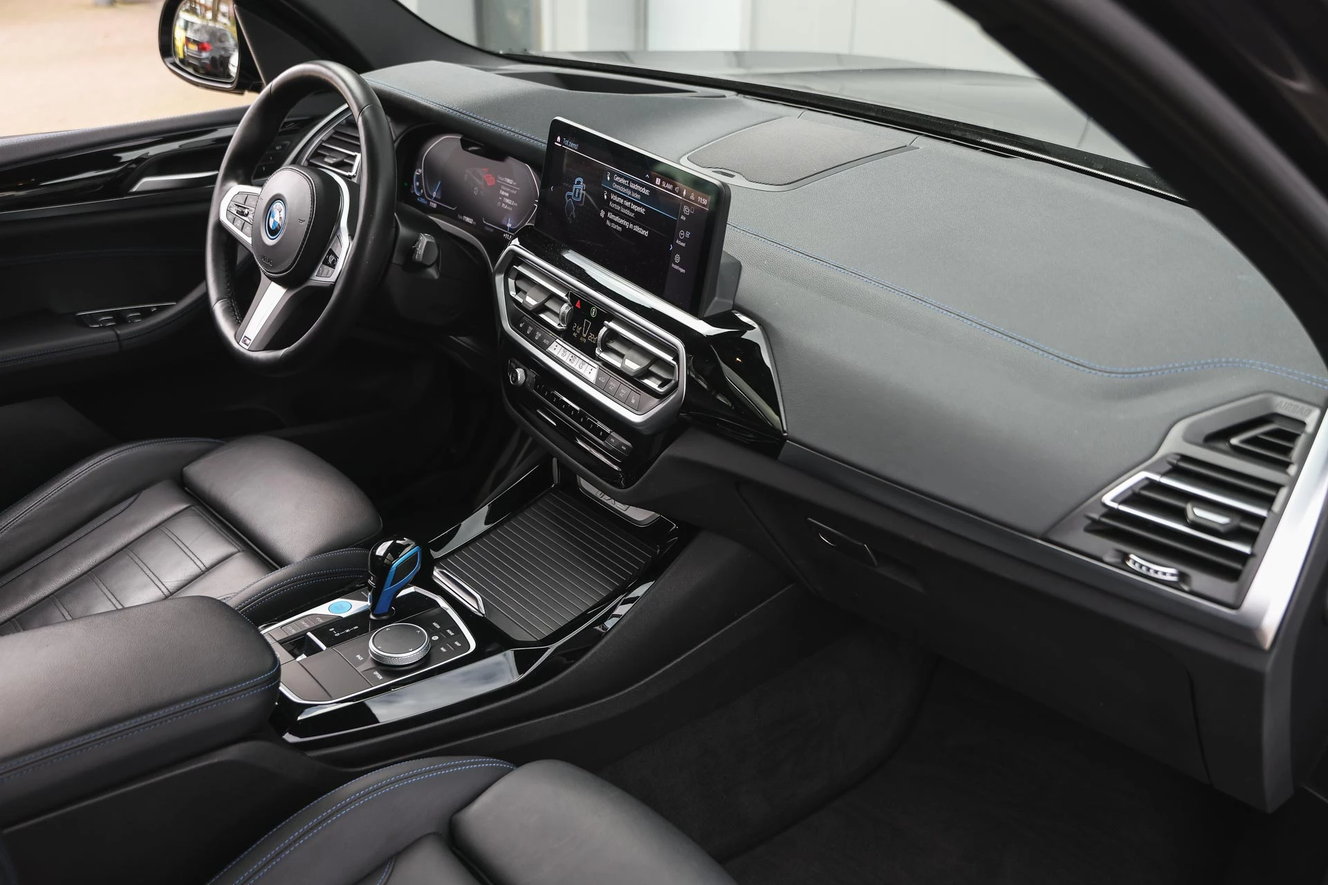 Hoofdafbeelding BMW iX3