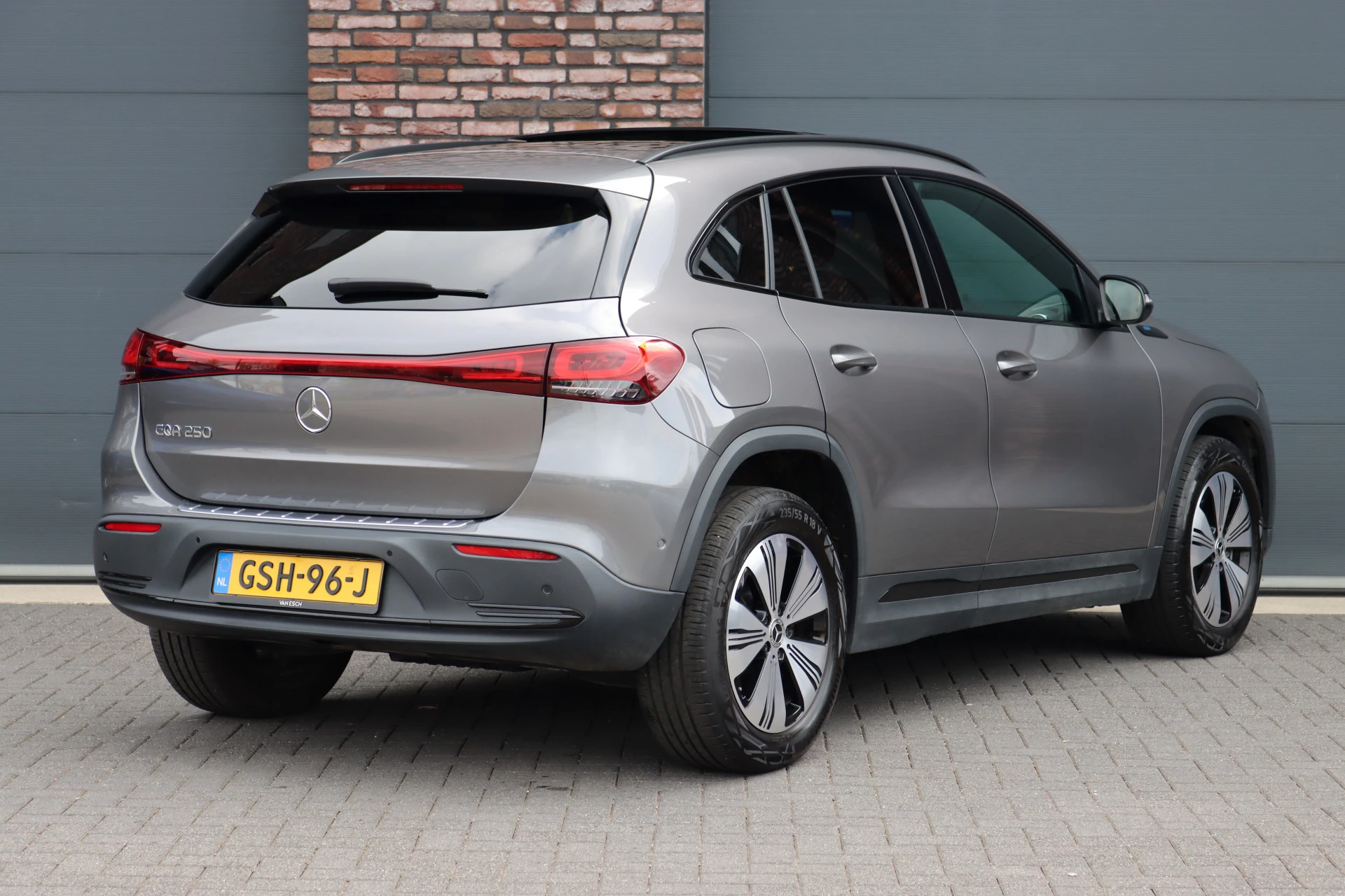 Hoofdafbeelding Mercedes-Benz EQA